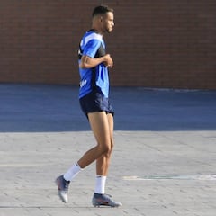 En Nesyri vuelve a entrenarse a la espera de resolver su futuro