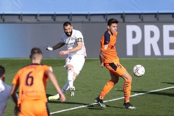 Así marcó Benzema el 1-0.