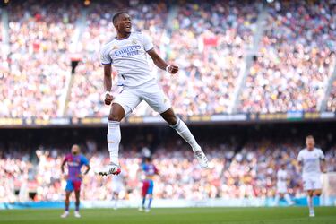 El Camp Nou enchufa al Madrid