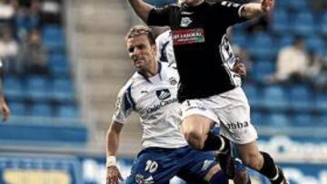 <b>PULMÓN. </b>Lacen demuestra un amplio recorrido como mediocentro del Alavés.