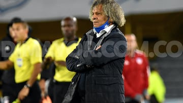 Alberto Gamero y Juan Cruz Real se quejaron del arbitraje tras el empate entre Millonarios y Junior.