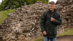 No es de Barbour, pero es elegante y resistente: esta es la chaqueta encerada que no puede faltar en tu armario