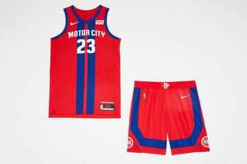 El uniforme de Detroit profundiza en la cultura automovilística de la cuidad, a la vez que le da la vuelta a los colores para lucir rayas rojas y azules.