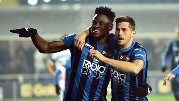 El delantero colombiano Duv&aacute;n Zapata celebrando un gol con Atalanta por Serie A