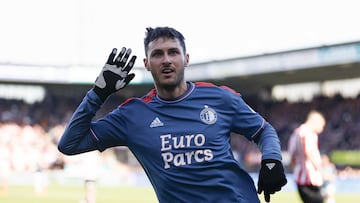 Santiago Giménez anota en el Feyenoord vs Sparta