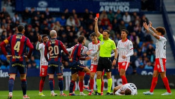 07/03/26 PARTIDO PRIMERA DIVISION
LEVANTE UD - GIRONA FC
TARJETA ROJA EXPULSION OLASAGASTI