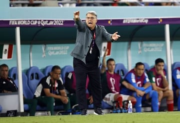 DOHA - Mexico coach Gerardo Martino during the FIFA World Cup Qatar 2022 group C match between Mexico and Poland at the 974 Stadium on November 22, 2022 in Doha, Qatar. AP | Dutch Height | MAURICE OF STONE (Photo by ANP via Getty Images)