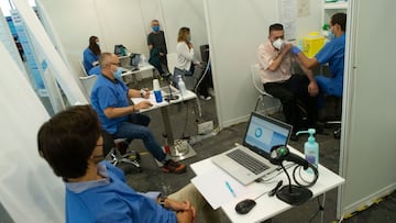 Sanidad indica el número de muertes por COVID evitadas hasta abril con la vacunación