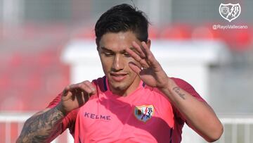 Vel&aacute;zquez, durante un entrenamiento del Rayo.