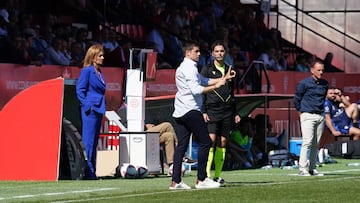 Alessio Lisci dando instrucciones durante el duelo ante el Albacete.