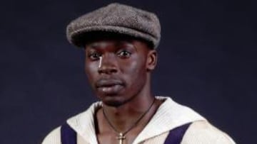 <b>COMO 'EL DIVINO'. </b>Kameni luce el vestuario perico de los años 20.