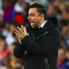 Xavi busca soluciones para levantar un vestuario tocado