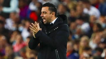 Xavi busca soluciones para levantar un vestuario tocado