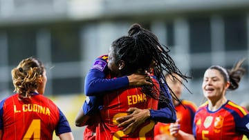 ANTALYA (TURQUÍA), 07/03/2026.- La delantera de España Edna Imade (c) celebra su gol durante el encuentro de clasificación para la Copa Mundial de Fútbol Femenino Brasil 2027 que los combinados de Ucrania y España están disputando en Antalya (Turquía). EFERFEF SÓLO USO EDITORIAL/SOLO USO PERMITIDO PARA ILUSTRAR LA NOTICIA QUE APARECE EN EL PIE DE FOTO (CRÉDITO OBLIGATORIO)