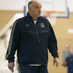 Laso dice que no se plantean fichar y Thompkins sigue fuera