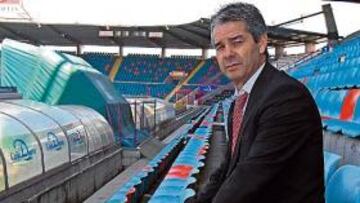 <b>EN CASA. </b>David Amaral, en las gradas del Helmántico.