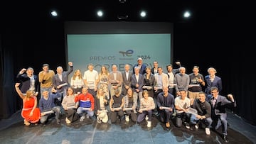 Foto de familia con todos los premiados en los Premios Corredor\