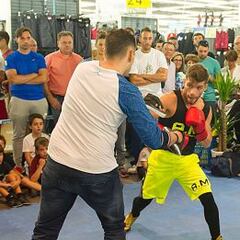 Moreno llega a Vistalegre: "El show forma parte del boxeo"