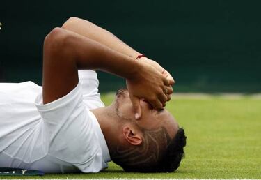 Murray and Nadal sail through as Wawrinka crashes out