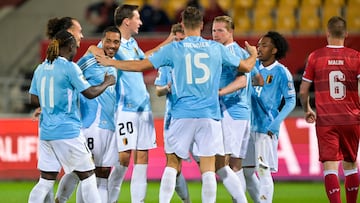 Vaduz (Liechtenstein), 04/09/2025.- Belgium's Youri Tielemans (3-L) celebrates scoring the 0-2 goal with his teammates during the FIFA World Cup 2026 qualifying Group J soccer match between Liechtenstein and Belgium, in Vaduz, Liechtenstein, 04 September 2025. (Mundial de Fútbol, Bélgica) EFE/EPA/GIAN EHRENZELLER