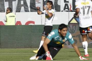 Colo Colo no tuvo problemas para vencer a Cobreloa, en el Monumental.