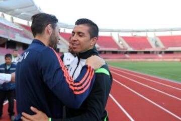 Rojas y Fierro comparten antes de la conferencia oficial. 