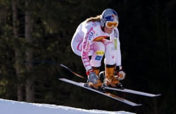 La estadounidense Lindsey Vonn sigue en activo con 31 años. En su palmarés cuenta con dos medallas de olímpicas: un oro en descenso y un bronce en Súper gigante en Vancouver 2010. Dos Campeonatos del Mundo: en descenso y Súper Gigante en 2009, tres platas en descenso y Súper Gigante en 2007, y descenso en 2011, además de un bronce en el Súper Gigante en 2015. Ha ganado cuatro Generales de la Copa del Mundo: Cinco Copas del Mundo en Súper Gigante, siete en descenso y tres en combinada. Así, hace un total de 75 victorias en la Copa del Mundo de esquí alpino.