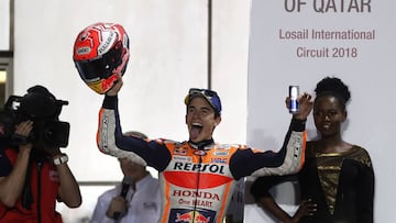 Marc Márquez en el podio de Qatar.