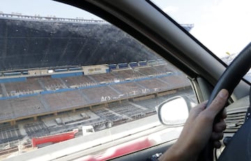 Estado actual de la demolición del Vicente Calderón con la M-30 atravesándolo.

