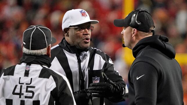 These are the announcers and referees for the Commanders vs Lions divisional round matchup today - AS USA