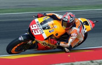 GRA310. ALCAÑIZ (TERUEL), 27/09/2014.- El piloto español de Moto GP, Marc Márquez, durante los entrenamientos libres llevados a cabo hoy, previos al Gran Premio de Aragón que se disputa mañana en el circuito Motorland de Alcañiz (Teruel). EFE/Javier Cebollada
