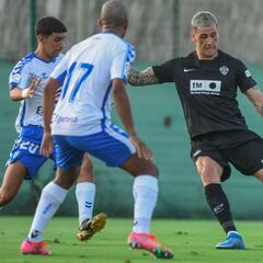 El Tenerife pone contra las cuerdas al Elche