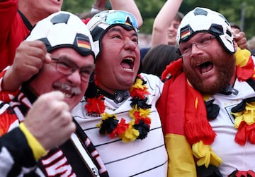 Aficionados alemanes antes del partido inaugural de la Eurocopa 2024 frente a la selección escocesa.