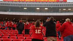 Para el primer partido de la campa&ntilde;a, el Arrowhead Stadium oper&oacute; con capacidad restringida; a pesar de esto, se report&oacute; el contagio de un aficionado.