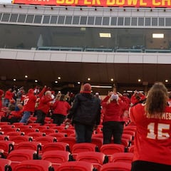 Asistente al partido entre Chiefs y Texans dio positivo por coronavirus