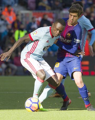 Pione Sisto y Sergi Roberto.