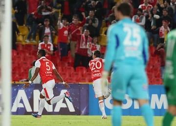 Independiente Santa Fe vence a Rampla Juniors en la segunda ronda de la Copa Sudamericana en partido jugado en El Campín. Henao marcó los goles del triunfo