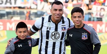 Los hijos del goleador albo juegan en las inferiores de Colo Colo.