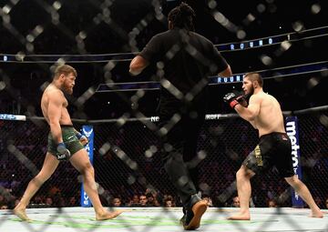 El combate entre McGregor y Khabib en imágenes