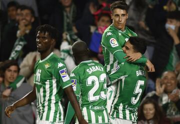 1-1. Tello celebra el primer gol.