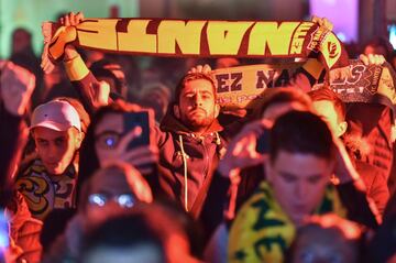 FC Nantes football club supporters gather in Nantes after it was announced that the plane Argentinian forward Emiliano Sala was flying on vanished during a flight from Nantes in western France to Cardiff in Wales, on January 22, 2019. - The 28-year-old Ar