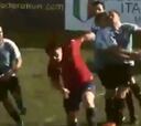 ¡Atrevida definición de chileno en Fútbol 7: tuvo que salir corriendo!