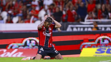 Diego Gonzalez of Atlas during the 16th round match between Atlas and Toluca as part of the Liga BBVA MX, Torneo Apertura 2025 at Jalisco Stadium, on November 01, 2025 in Guadalajara, Jalisco, Mexico.