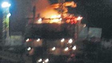 <b>RESPLANDOR. </b>Desde Plaza de Castilla se podía ver el resplandor de las llamas en La Castellana.