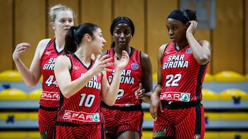 Las jugadoras del Spar Girona durante un partido de la Euroliga femenina.