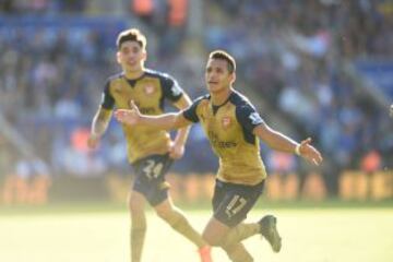 Alexis Sánchez registra un póker y dos tripletas en el extranjero, la última por el Arsenal ante Leicester City el 26-09-2015 (5-2).