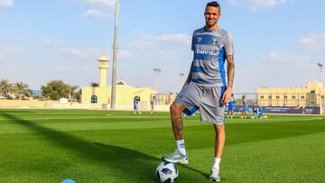 Luan posa para As ayer antes del entrenamiento de su equipo en Abu Dhabi.