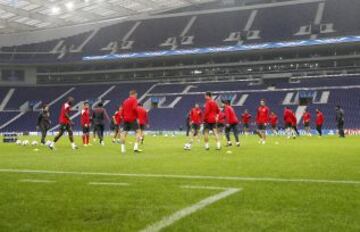 Los jugadores del Atlético ya están en Oporto