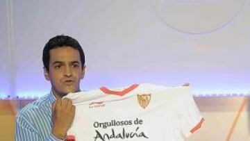 <b>PRESENTACIÓN. </b>El Sevilla jugará con esta camiseta.