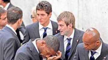 <b>REGRESO INFELIZ. </b>La expedición del Real Zaragoza, ayer en la Estación Delicias tras viajar en AVE procedentes de Málaga, donde el empate no generó alegría.